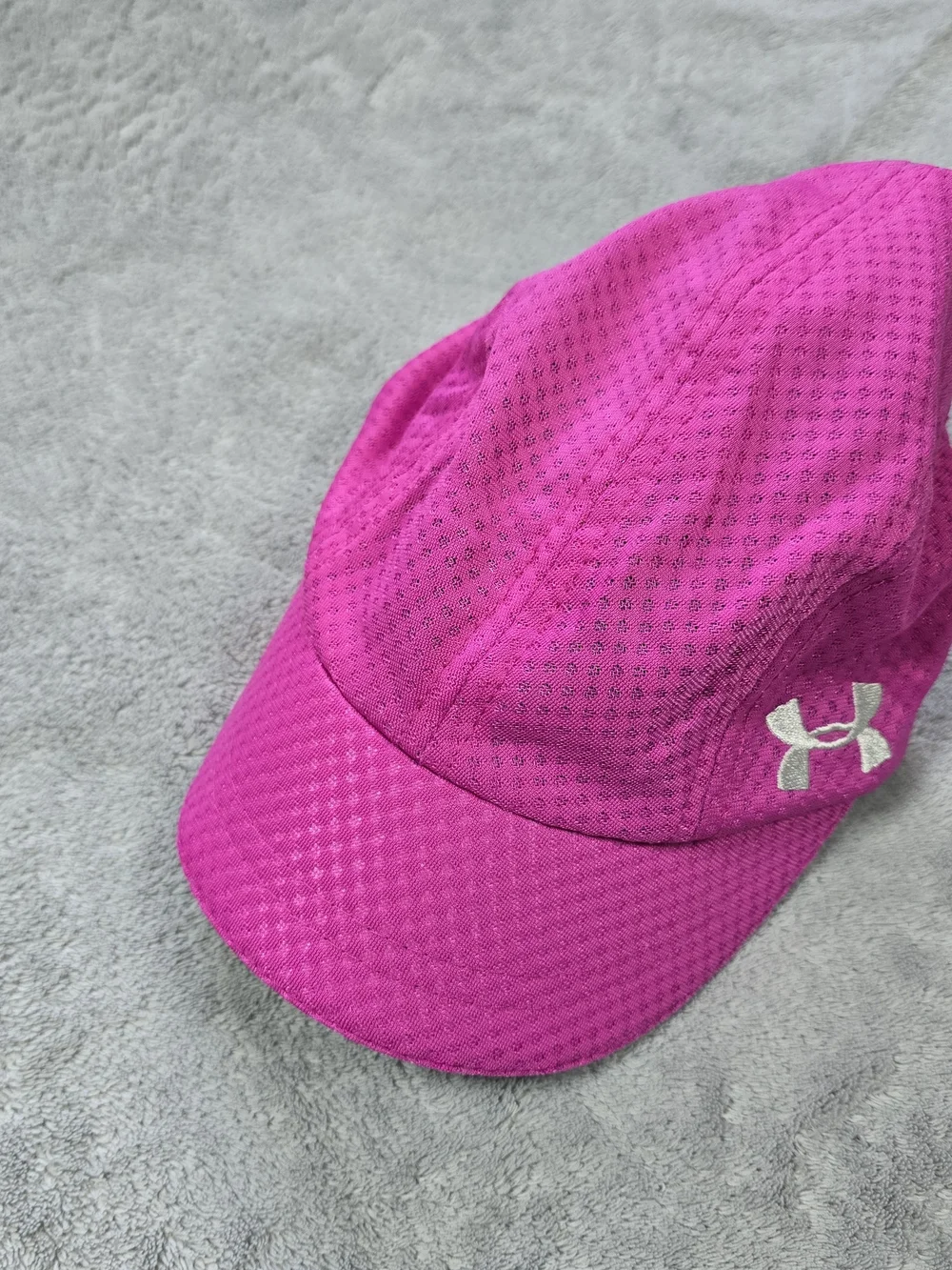 Under Armour Women's Hot Pink Performance Running Cap with White Logo